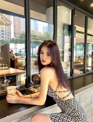 Ivy, 23