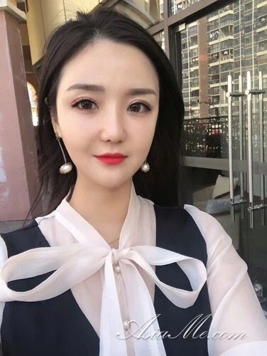 Kelly, 30