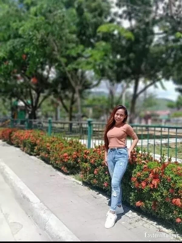 Ana, 23