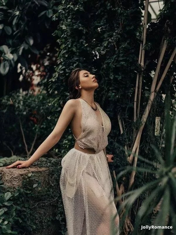 Mariya, 23