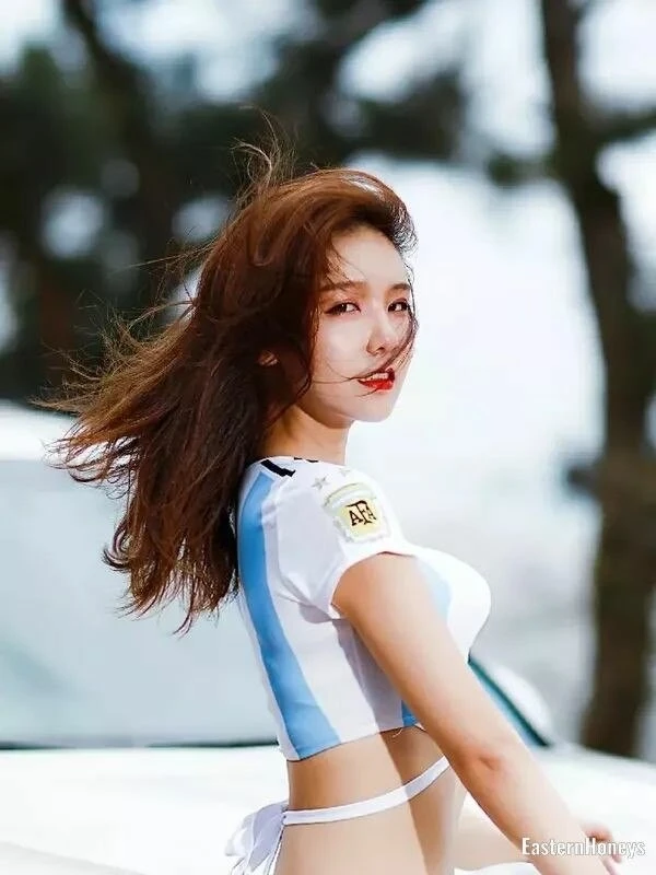 Mengyun, 27