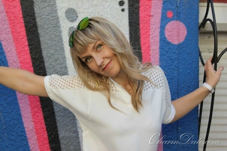 Alina, 42