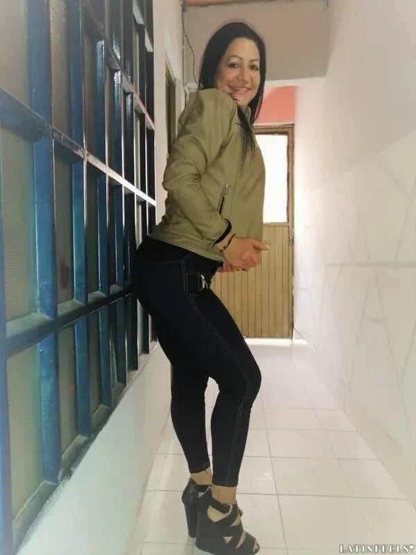 Francy, 43
