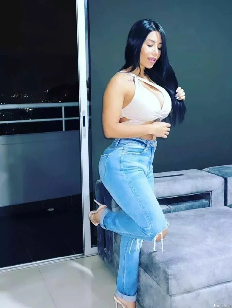 Valentina Profile image 5